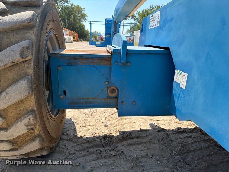 image for item FP3040 2008 Genie S-85 boom lift