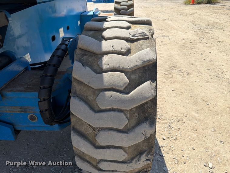 image for item FP3040 2008 Genie S-85 boom lift