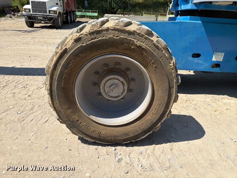 image for item FP3040 2008 Genie S-85 boom lift