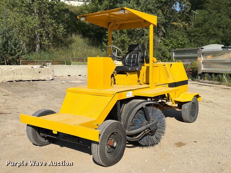 image for item FP3041 Broce RJ300 broom