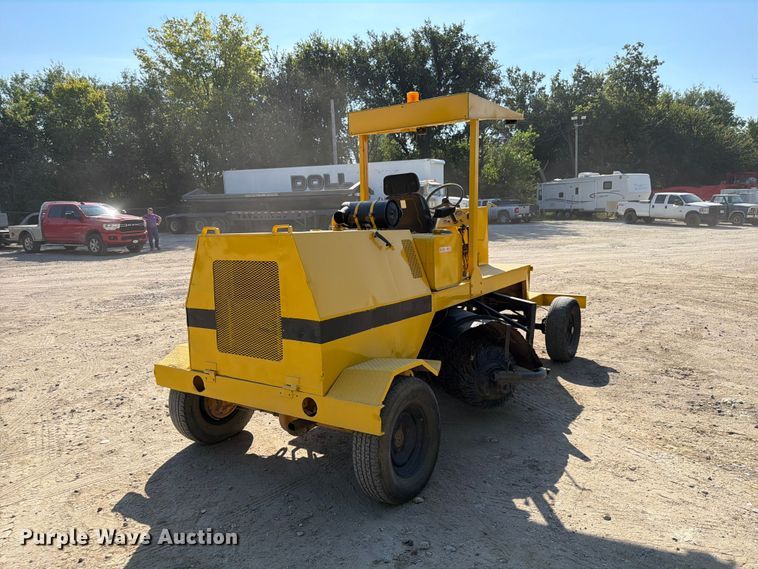image for item FP3041 Broce RJ300 broom