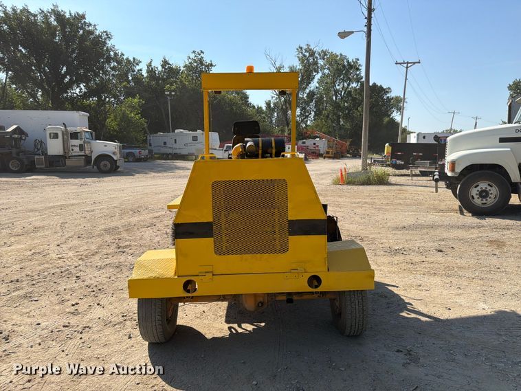image for item FP3041 Broce RJ300 broom