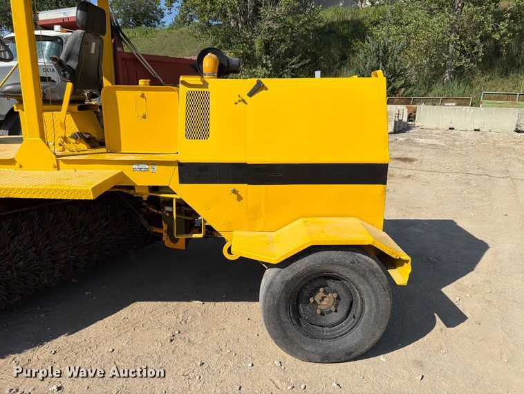 image for item FP3041 Broce RJ300 broom
