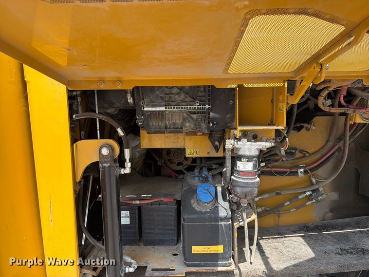 image for item FP4035 2016 Caterpillar AP655F paver