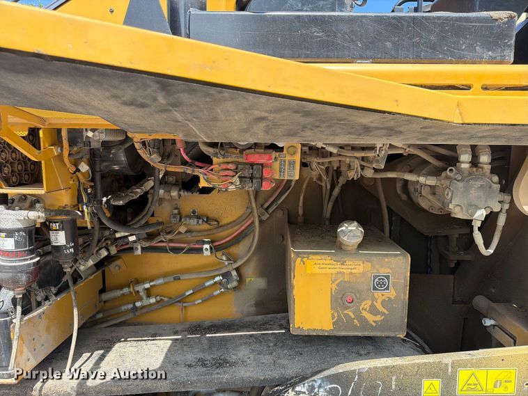 image for item FP4035 2016 Caterpillar AP655F paver