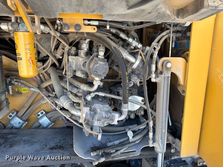image for item FP4035 2016 Caterpillar AP655F paver