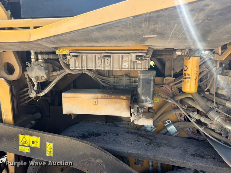 image for item FP4035 2016 Caterpillar AP655F paver