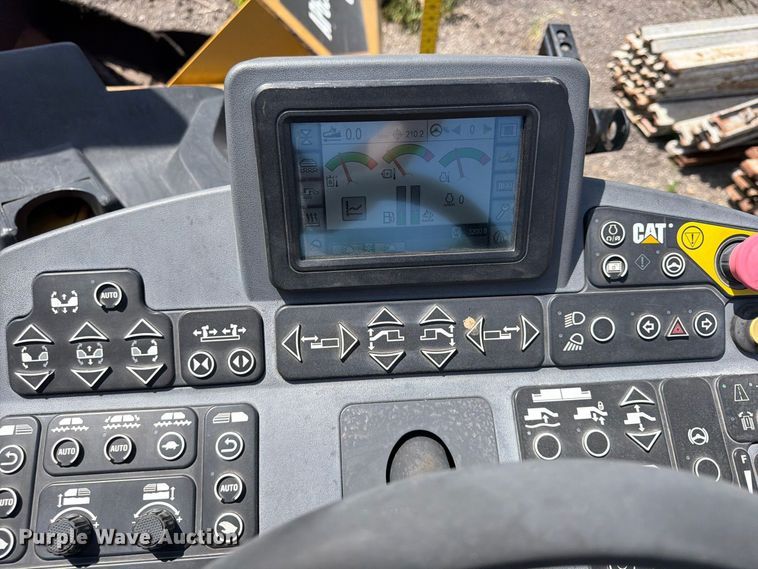 image for item FP4035 2016 Caterpillar AP655F paver