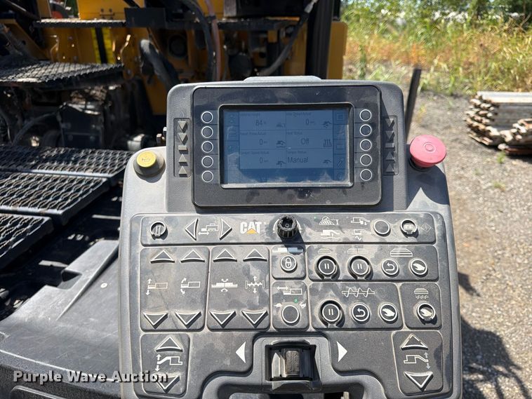 image for item FP4035 2016 Caterpillar AP655F paver