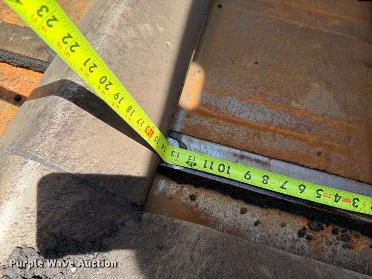 image for item FP4035 2016 Caterpillar AP655F paver