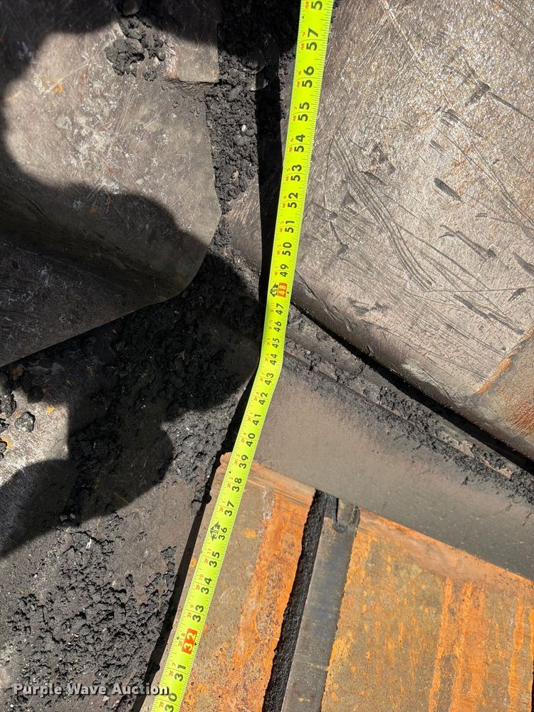 image for item FP4035 2016 Caterpillar AP655F paver
