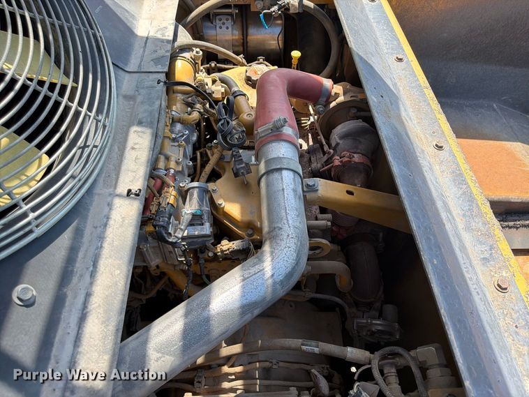 image for item FP4035 2016 Caterpillar AP655F paver
