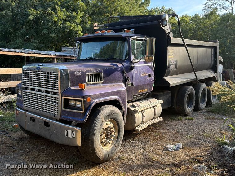 image for item FP4036 1996 Ford LTL9000 dump truck