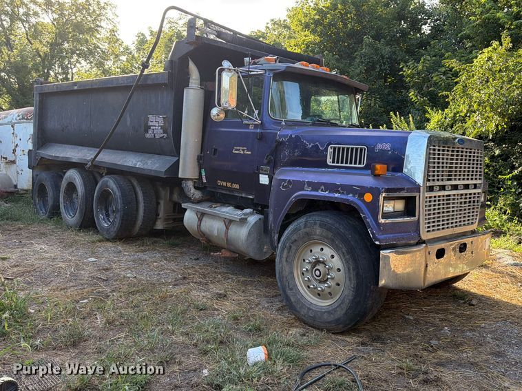 image for item FP4036 1996 Ford LTL9000 dump truck