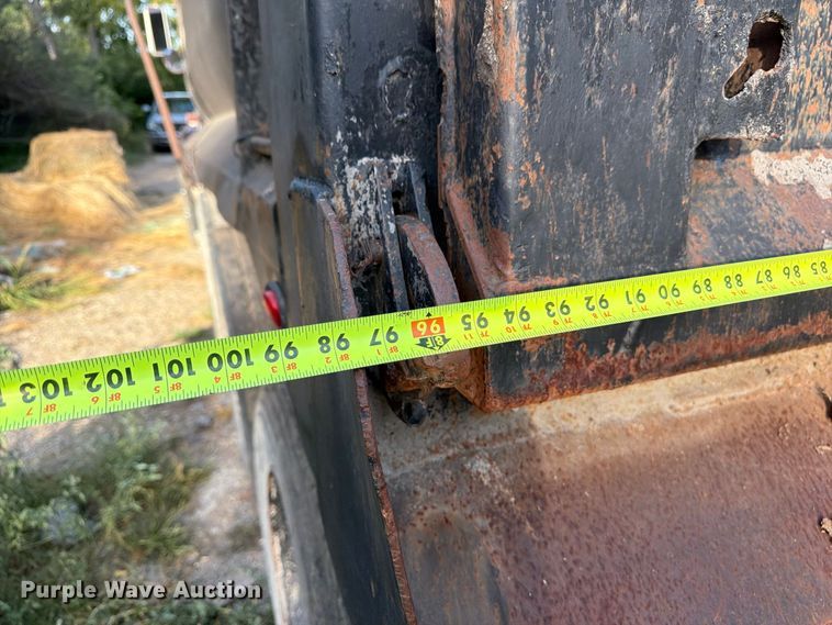 image for item FP4036 1996 Ford LTL9000 dump truck