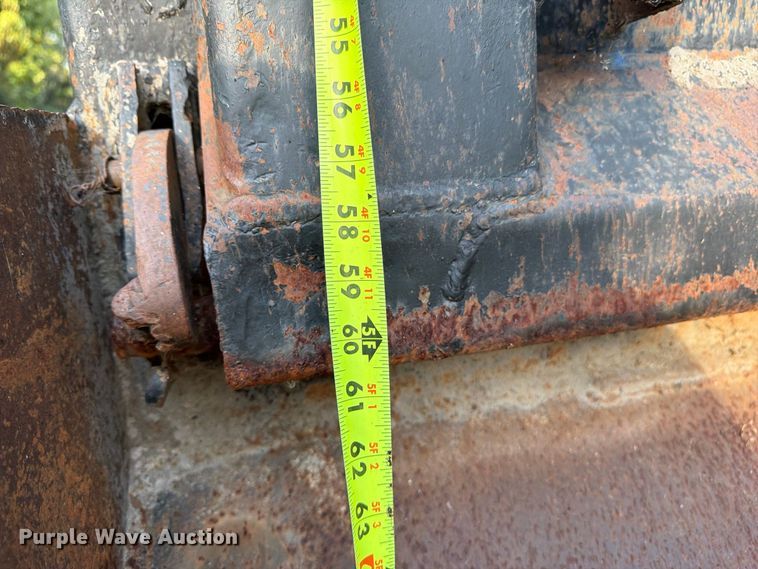 image for item FP4036 1996 Ford LTL9000 dump truck