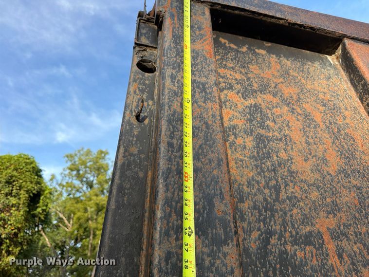 image for item FP4036 1996 Ford LTL9000 dump truck