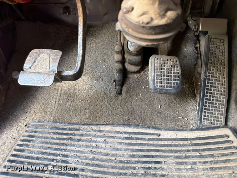 image for item FP4036 1996 Ford LTL9000 dump truck