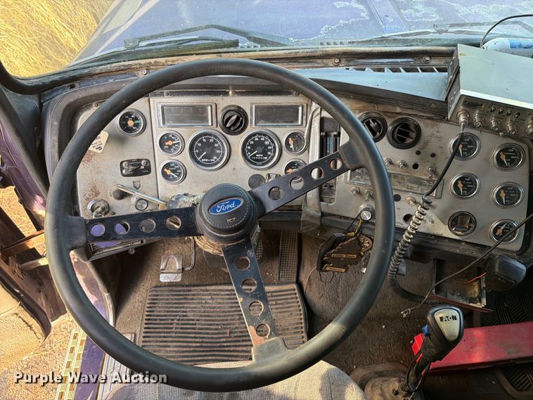 image for item FP4036 1996 Ford LTL9000 dump truck