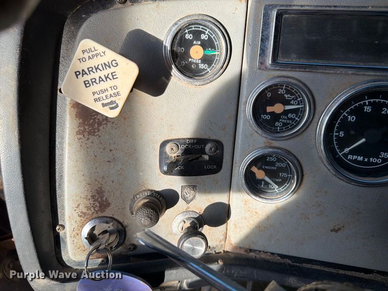 image for item FP4036 1996 Ford LTL9000 dump truck