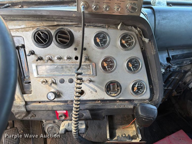 image for item FP4036 1996 Ford LTL9000 dump truck