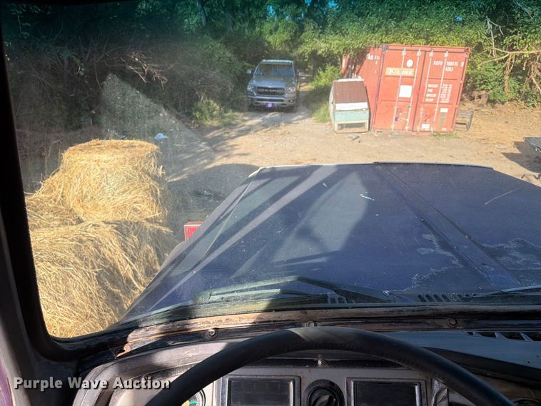image for item FP4036 1996 Ford LTL9000 dump truck