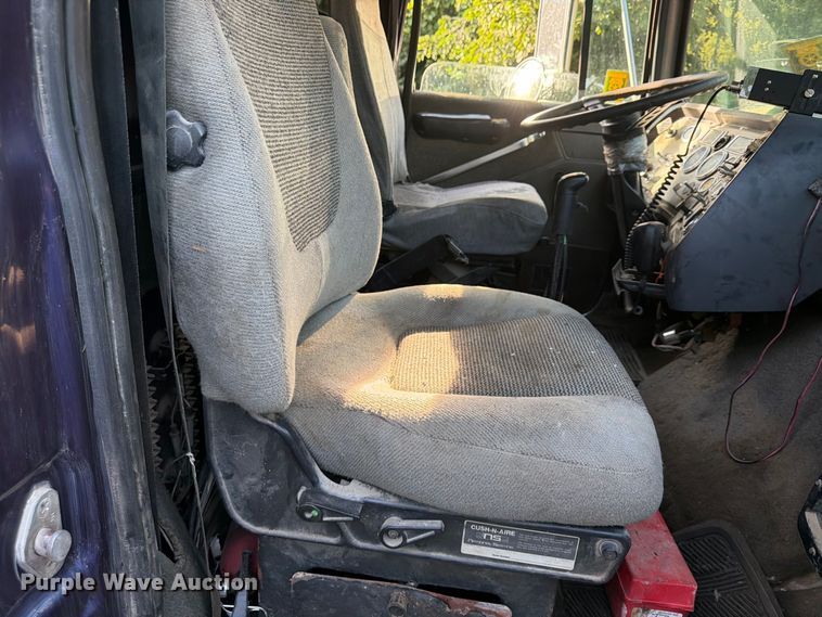 image for item FP4036 1996 Ford LTL9000 dump truck