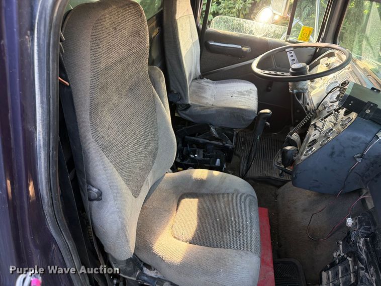 image for item FP4036 1996 Ford LTL9000 dump truck