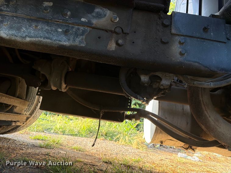 image for item FP4036 1996 Ford LTL9000 dump truck
