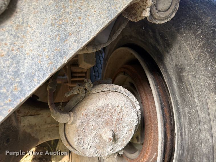 image for item FP4036 1996 Ford LTL9000 dump truck