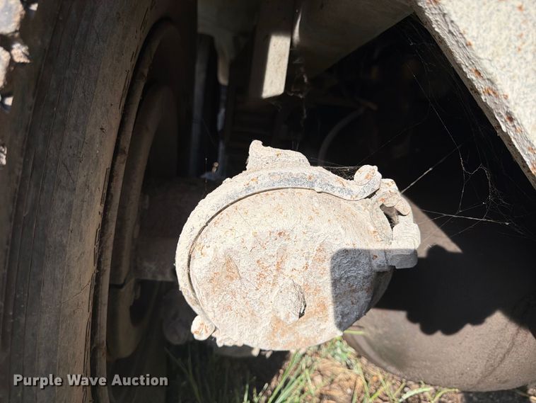 image for item FP4036 1996 Ford LTL9000 dump truck