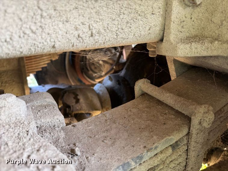 image for item FP4036 1996 Ford LTL9000 dump truck
