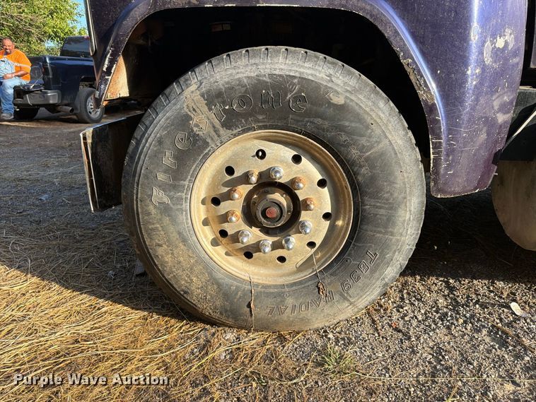 image for item FP4036 1996 Ford LTL9000 dump truck