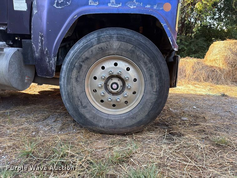 image for item FP4036 1996 Ford LTL9000 dump truck