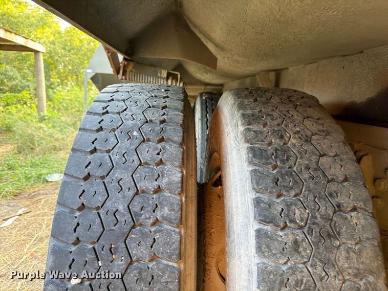 image for item FP4036 1996 Ford LTL9000 dump truck