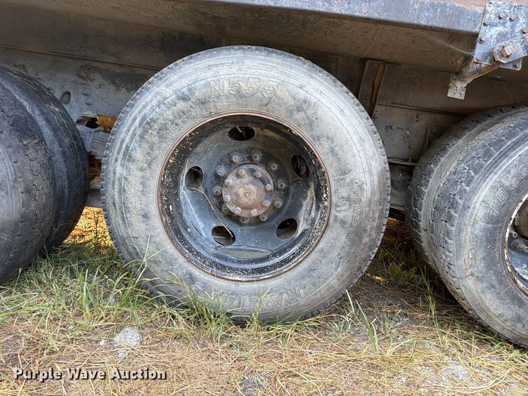 image for item FP4036 1996 Ford LTL9000 dump truck