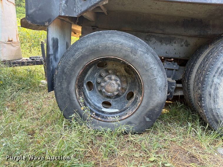 image for item FP4036 1996 Ford LTL9000 dump truck