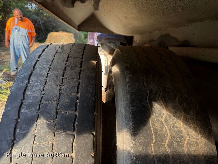 image for item FP4036 1996 Ford LTL9000 dump truck