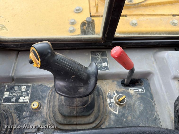 image for item FP4038 2016 Komatsu D155AXI-8 dozer