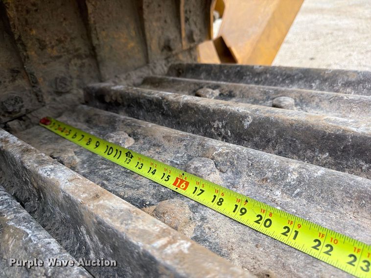 image for item FP4038 2016 Komatsu D155AXI-8 dozer