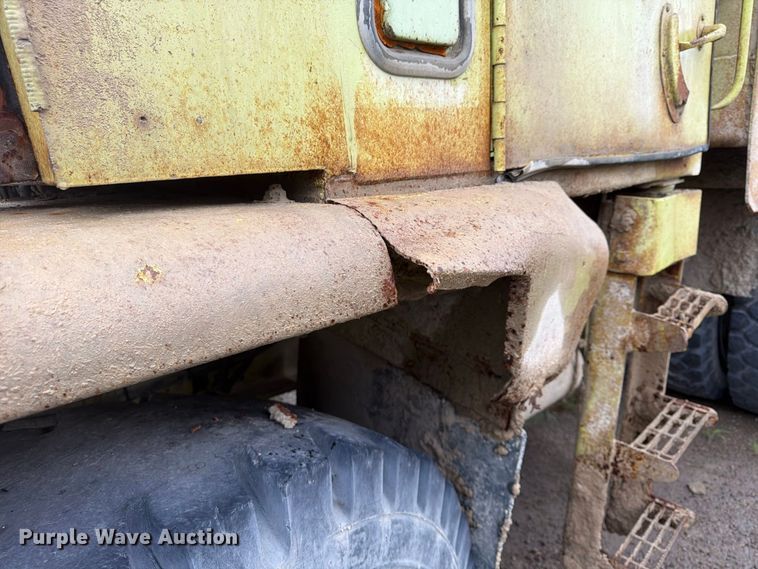 image for item FP4040 1978 Euclid R25 haul truck