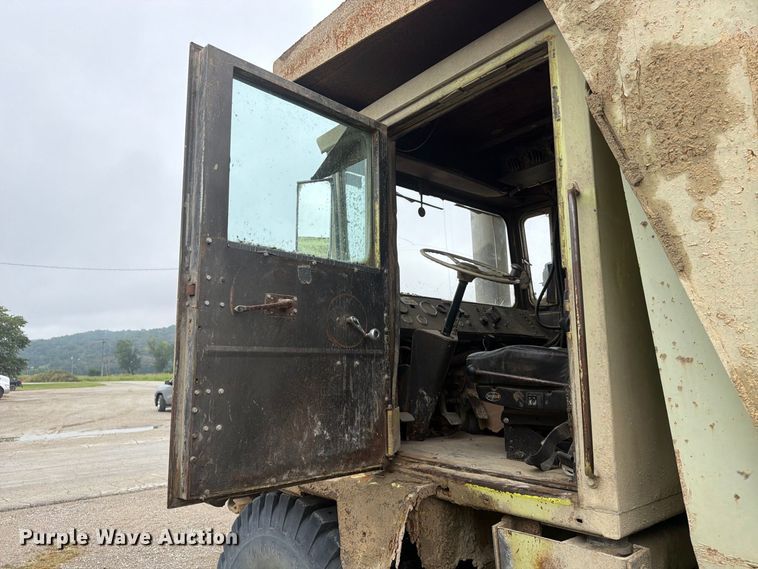image for item FP4041 1999 Euclid R25 215FD haul truck