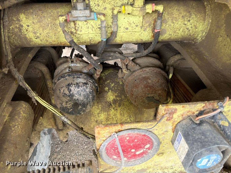 image for item FP4042 Euclid R22 haul truck