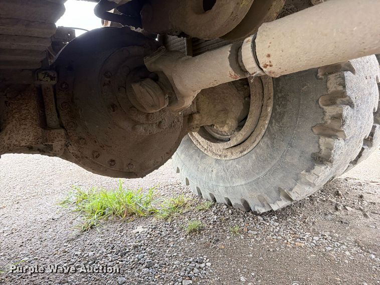 image for item FP4044 1979 Euclid R25 216FD haul truck