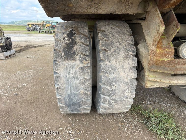 image for item FP4044 1979 Euclid R25 216FD haul truck