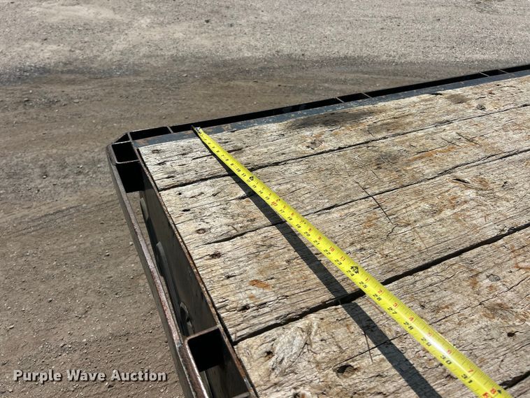 image for item FT6021 2015 Chevrolet  Silverado 3500HD flatbed pickup truck