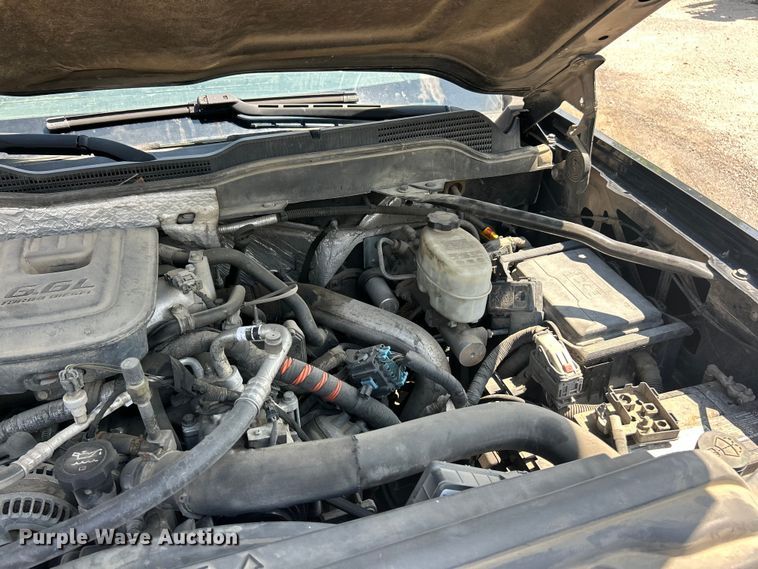 image for item FT6021 2015 Chevrolet  Silverado 3500HD flatbed pickup truck