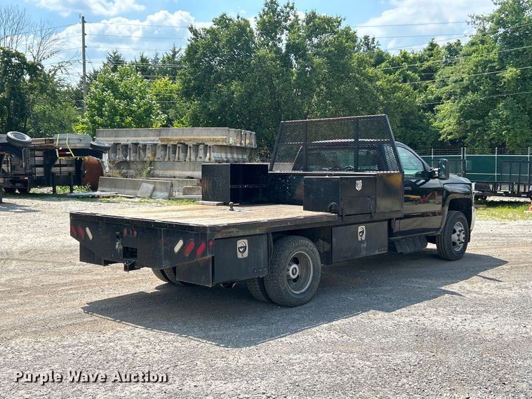 image for item FT6022 2017 Chevrolet  Silverado 3500HD flatbed pickup truck