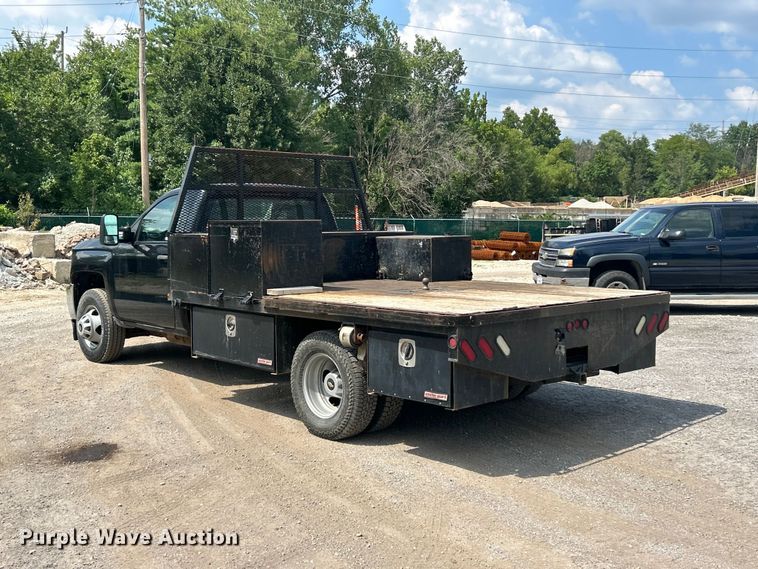 image for item FT6022 2017 Chevrolet  Silverado 3500HD flatbed pickup truck