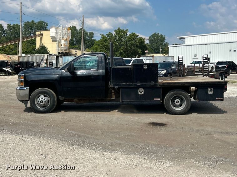 image for item FT6022 2017 Chevrolet  Silverado 3500HD flatbed pickup truck